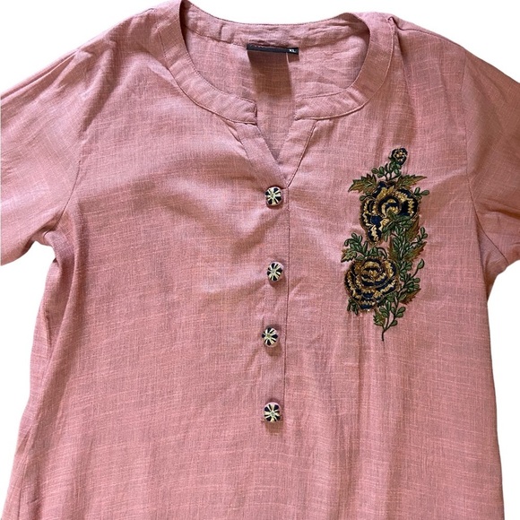 Anora Pale Pink Linen Kaftan With Embroidered Flowers - Picture 12 of 15